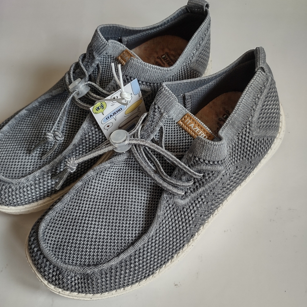 Itazero boy's shoes size 3us